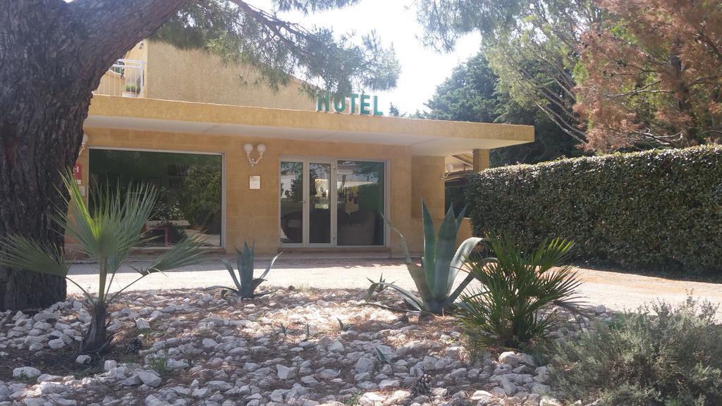 Hotel Restaurant Le Mas De L'Olivier Пон-Сент-Еспри Екстериор снимка