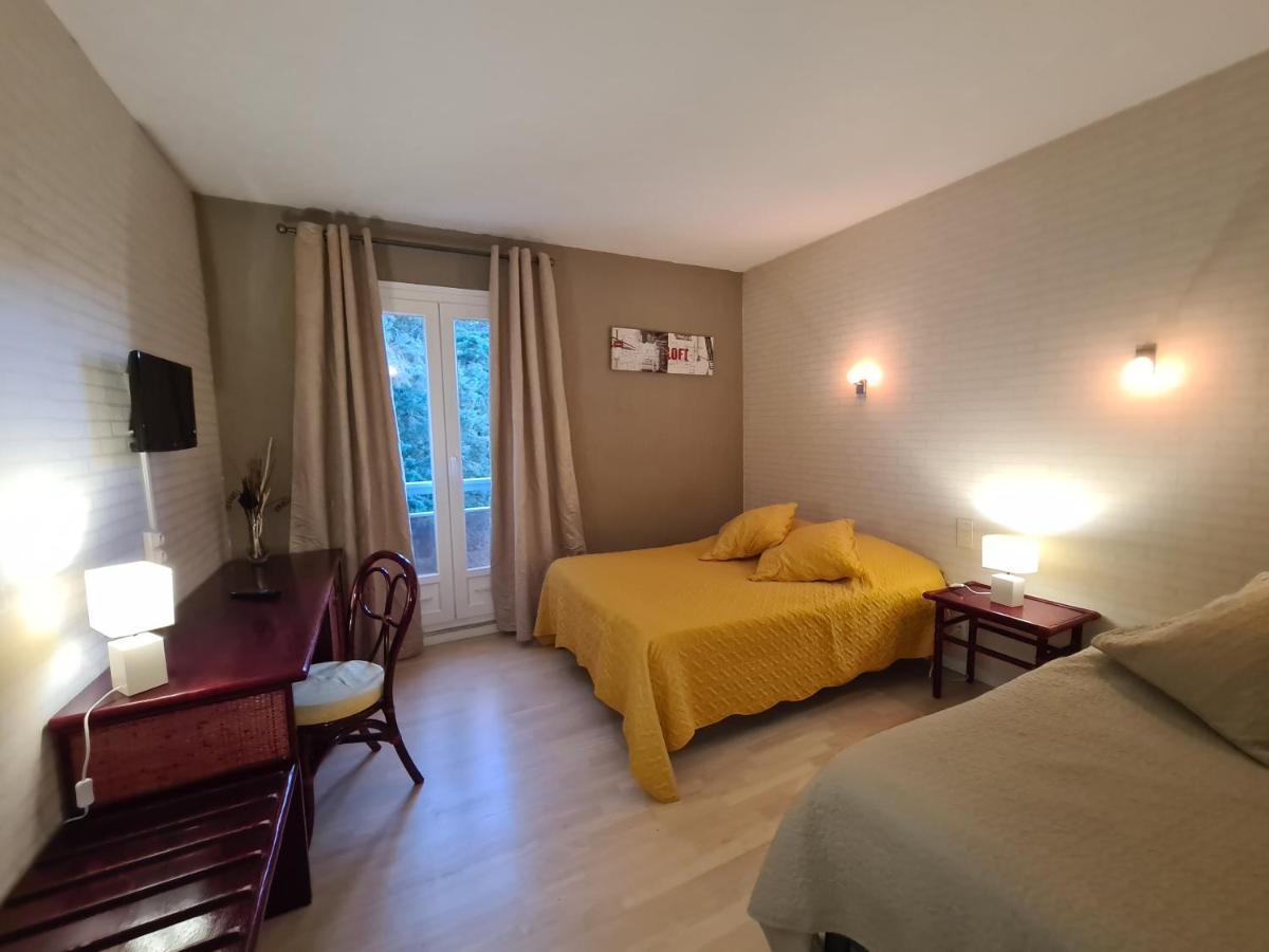 Hotel Restaurant Le Mas De L'Olivier Пон-Сент-Еспри Екстериор снимка